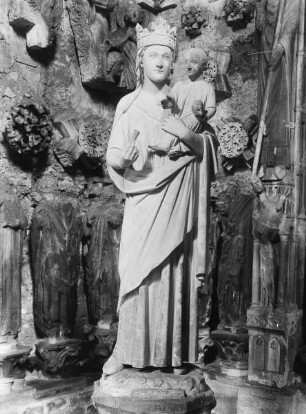 Trumeaufigur des Portals der Chapelle de la Vierge aus der Kirche Saint-Germain-des-Prés: Stehende Madonna