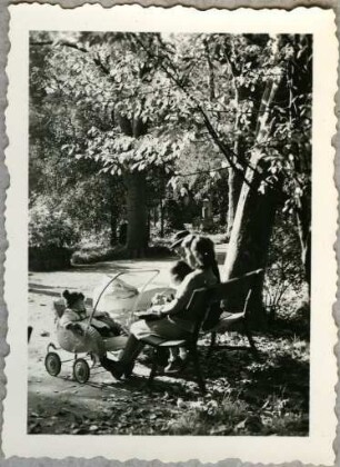Album: "Allerlei": Familie im Park