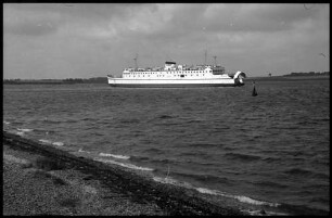 Grossenbrode: Fährschiff, Theodor Heuss, läuft in Hafen ein