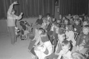 Einladung der Freimaurerloge "Leopold zur Treue" an Spätaussiedlerkinder zu einem Besuch beim Marionettentheater Trude Rehse