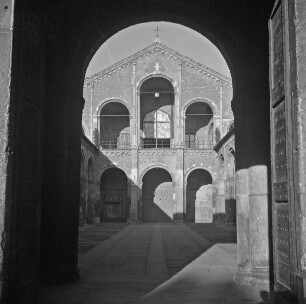 Sant'Ambrogio — Atrium