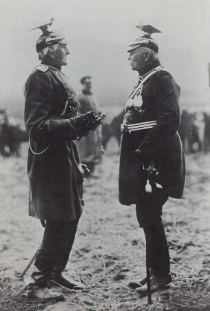 Postkarte mit den Generälen Graf Häseler und Graf Zeppelin
