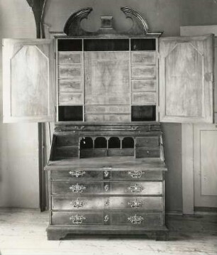 Schreibschrank : Schreibschrank. Holz, Moritzburg (1720/1730). Moritzburg, Schloss, Amtsturm, 1. Etage, Schlafzimmer