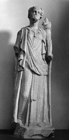 Isis Noreia : Isis Noreia. Marmor (151/200). Klagenfurt: Landesmuseum für Kärnten, Provinzialrömische Archäologie Inventar-Nr. 4926