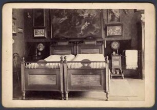 Schlafzimmer von Prof. E. A. Donadini, Dresden : Ansicht des Schlafzimmers in der Dresdner Wohnung des Malers E. A. Donadini
