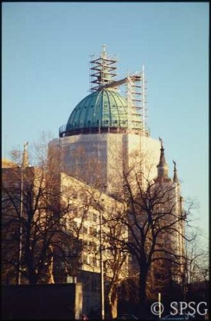 Potsdam, Blick auf die eingerüstete Nikolaikirche.