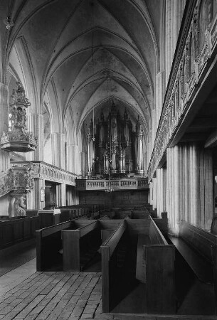 Tangermünde, Stephanskirche. Inneres zur Orgel : Tangermünde, St. Stephanskirche. Inneres zur dreimanualigen Orgel III/32 (1623-1624; H. Scherer d. J.)