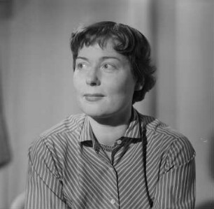 Porträt von Ellinor Vogel, Schauspielerin am Deutschen Theater Berlin : Porträt von Ellinor Vogel