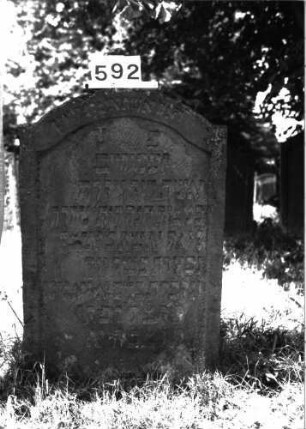 Grabstein 592