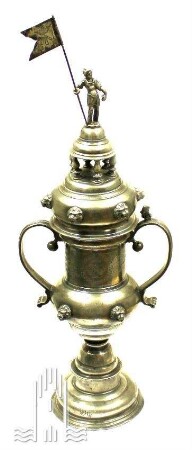 Kelch der Tuchmacher: Inschrift: "Wilkommen" 1799 (Wilkomm-Pokal)