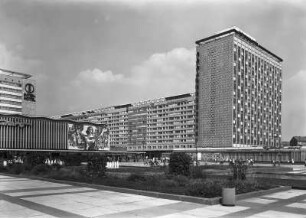 Prager Straße, Wiener Platz