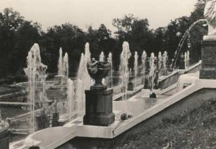 St. Petersburg. Schloß Peterhof (1714/1723). Wasserspiele im Park