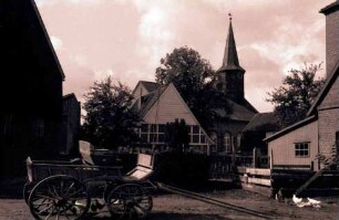 Freiburg/Elbe: Hinter der Kirche
