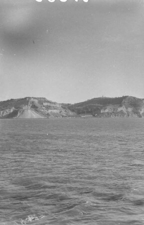 Küste : Blick vom Schiff auf eine Küste