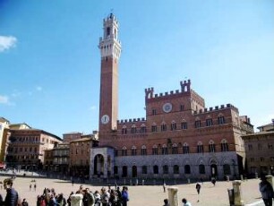 Siena: Piazza del Campo mit Palazzo Pubblico