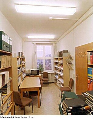Sächsische Landesbibliothek - Staats- und Universitätsbibliothek Dresden. Zweigbibliothek Maschinenwesen, Teilbibliothek Textil- und Bekleidungstechnik. Dienstzimmer : Dresden-Südvorstadt, Hohe Straße 6 (Gebäude der TU Dresden). Sächsische Landesbibliothek - Staats- und Universitätsbibliothek Dresden. Zweigbibliothek Maschinenwesen, Teilbibliothek Textil- und Bekleidungstechnik. Dienstzimmer