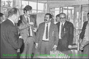 Besuch von Günter Grass (Nobelpreisträger für Literatur 1999) am Kernforschungszentrum Karlsruhe (KfK)