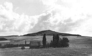 Markersdorf-Friedersdorf. Blick vom Windmühlenberg auf den Schwarzenberg