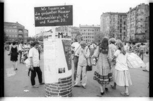 Kleinbildnegative: Fest auf dem Winterfeldtplatz mit Mieter_innenprotesten, 1981