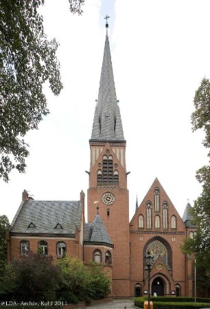 Auenkirche mit Pfarrhaus; Berlin, Charlottenburg-Wilmersdorf