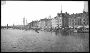 Stettin. Bollwerk mit Hansabrücke und Schiffen