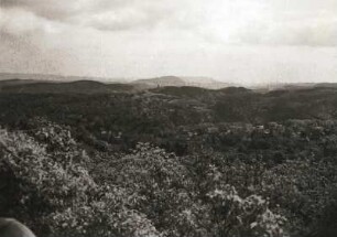 Eisenach. Blick von der Wartburg nach Osten gegen Hörselberge