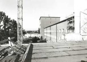Dresden-Altstadt, Bernhard-von-Lindenau-Platz 1. Neubau Sächsischer Landtag. Altbau Holländische Straße. Blick vom Elbflügel nach Südwesten
