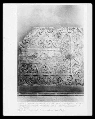 Fragment einer langobardischen Reliefplatte 