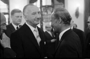 Freiburg: Kaufhaus, Prof. Druckrey, Oberbürgermeister