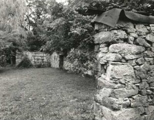 Wachau. Mauer im Pfarrhof
