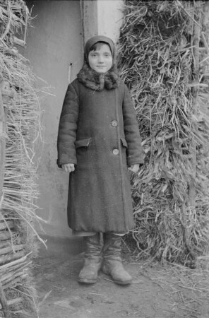 Zweiter Weltkrieg. Zur Einquartierung. Sowjetunion. Porträt eines kleinen russischen Mädchens