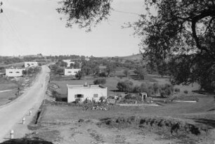 Älteste italienische Kolonie : Ebene Landschaft mit Häusern und Straße