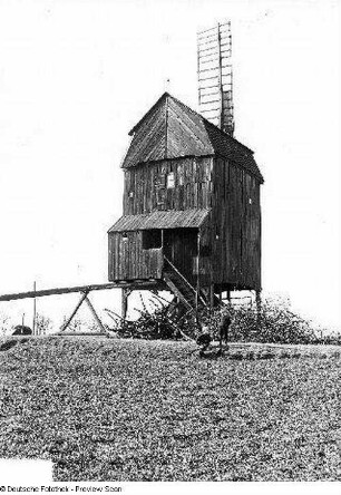 Relikt einer Bockwindmühle, Sachsen (vor 1945)