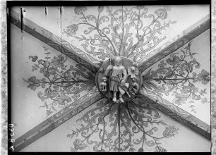 Kloster Lichtental Klosterkirche Figualer Schlussstein Stehender Ritter mit Kettenhaube