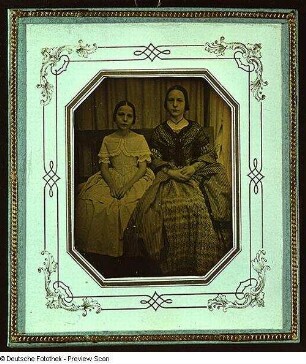 Mutter und Tochter, Daguerreotypie, goldgetönt, aufgenommen 1846