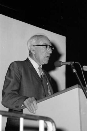 25. Jubiläumstagung 1975 Medizin: am Mikrofon Sir John C. Eccles