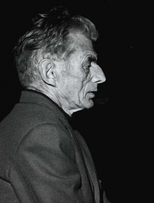 Samuel Beckett während der Regiearbeit für Das letzte Band