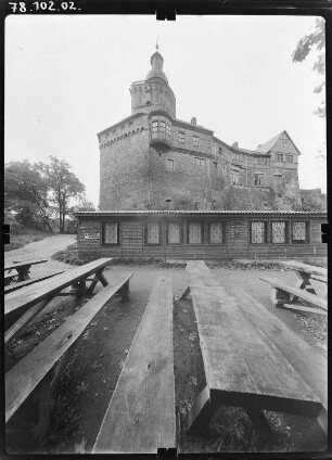 Pansfelde (Falkenstein/Harz-Pansfelde). Burg Falkenstein (Burgmuseum, Baubeginn 1115). Ansicht über die Selbstbedienungsgaststätte von Norden mit Bergfried