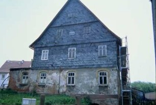 sogenannter Schulzenhof, unter Denkmalschutz, sanierungsbedürftig