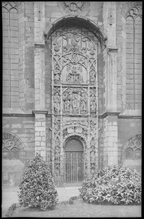 Chemnitz. Portal an der Schlosskirche