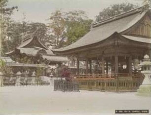 Der Ikuta-Schrein (Innenansicht) 生田神社