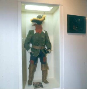 Lohr a. Main. Spessartmuseum im Schloß zu Lohr. Vitrine in einer Sonderausstellung über das Räuberunwesen im Spessart