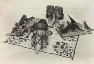 Drei Paar Damenschuhe