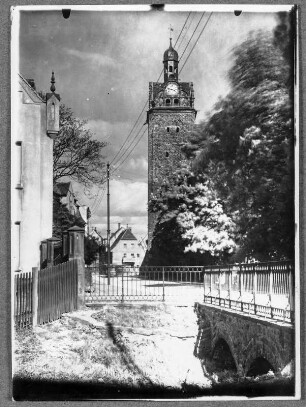 Der alte Hallesche Stadttorturm vom Wallgraben aus
