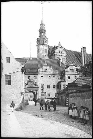 Torgau. Schloss Hartenfels mit Portal