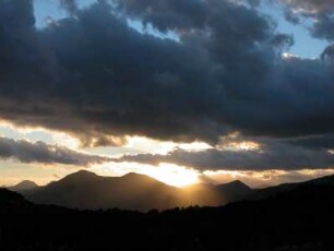 Abendhimmel in den Bergen bei Palermo
