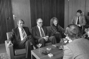 Redaktionskonferenz des SPD-Bundestagsabgeordneten und Kandidaten für die Europawahl 1979 Horst Seefeld bei den "Badischen Neuesten Nachrichten"