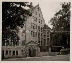 Nürnberg, Pannierplatz, Hertelshof mit Turm, Gartenseite
