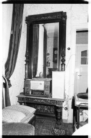Spiegel in einem Wohnzimmer