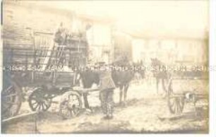 Soldaten mit Pferdewagen